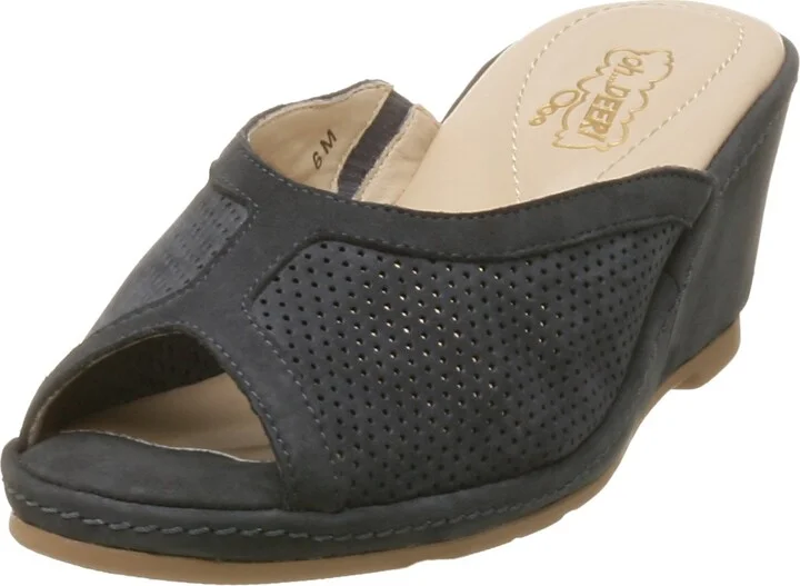 Deer Stags Women's Wedge Sandal