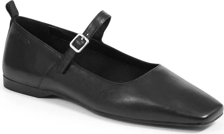 Delia Mary Jane Flat
