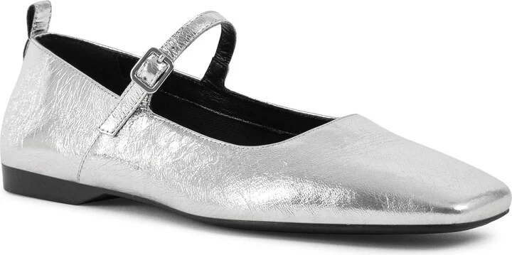 Delia Mary Jane Flat