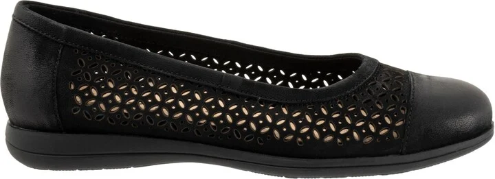 Delmara Cap Toe Slip-On Shoe - Image 11