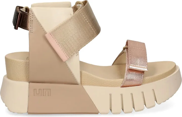 Delta Run sandals