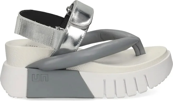Delta Thong sandals