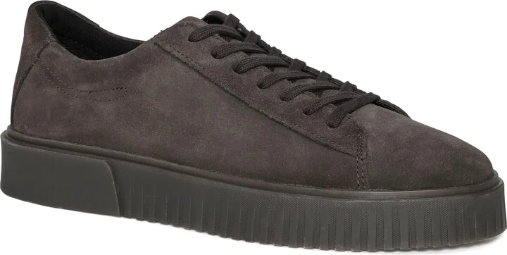 Derek Sneaker