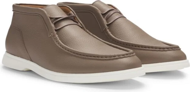 Desert boots in tumbled leather with apron toe