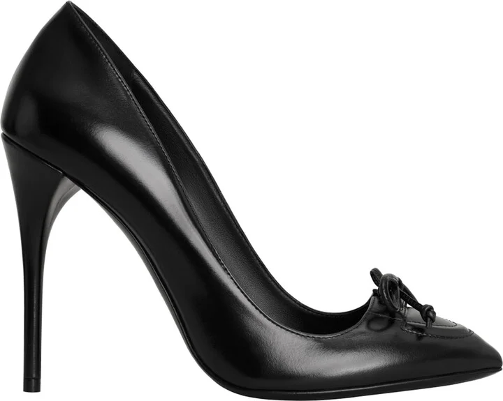 Detailed Leather Pumps