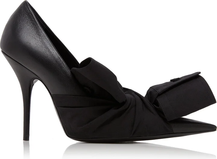 Detailed Leather Pumps