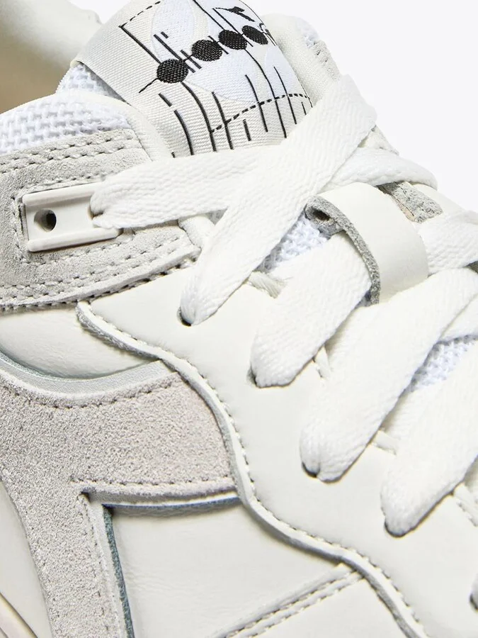 Diadora B 560 Used Shoes - Image 5