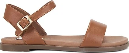 Dina Sandal