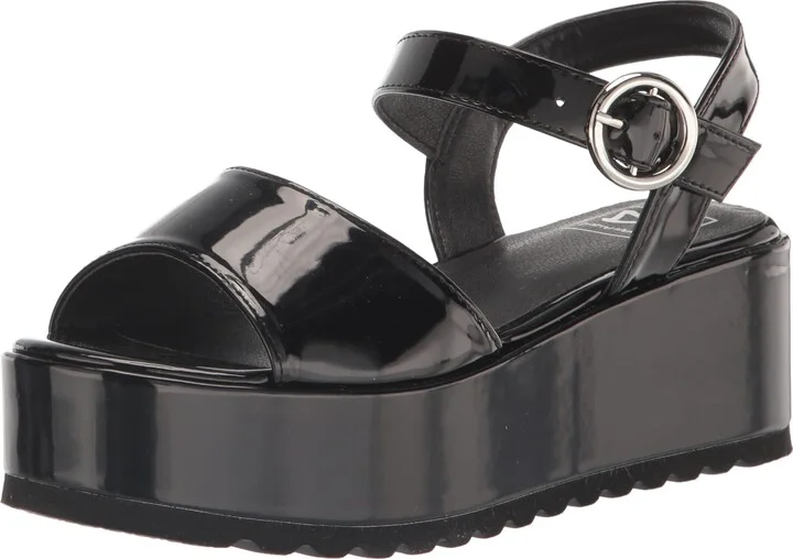 Dirty Laundry by Chinese Laundry Women's Jump Out Sandal