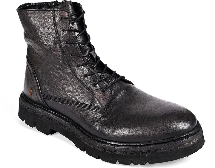 Diss Boot