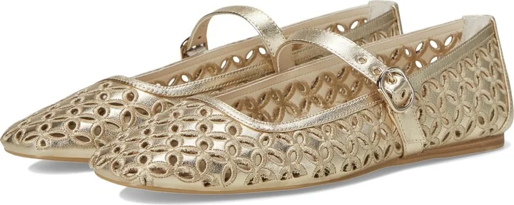 Dolce Vita Women's RODNI Eyelet PERF Ballet Flat