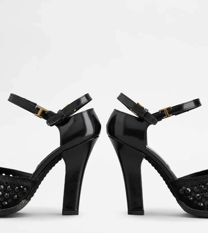 D'Orsay Pumps in Smooth Leather and Suede - Image 4