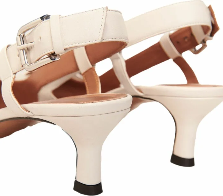 Double buckle slingback pump - Image 4