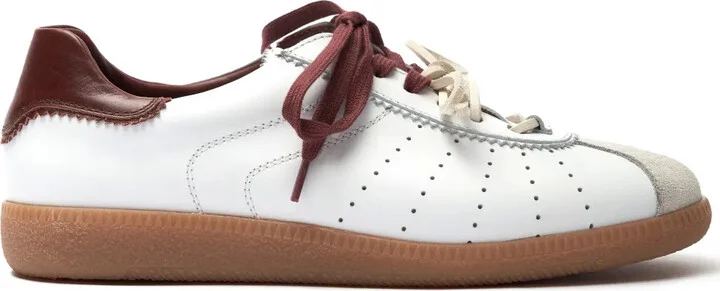 Double-Shoe Lace Trainers