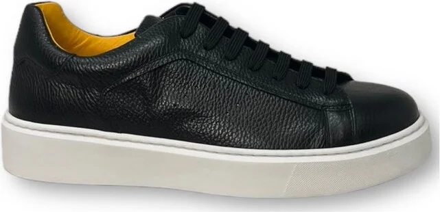 Doucal's Logo-Debossed Round-Toe Sneakers