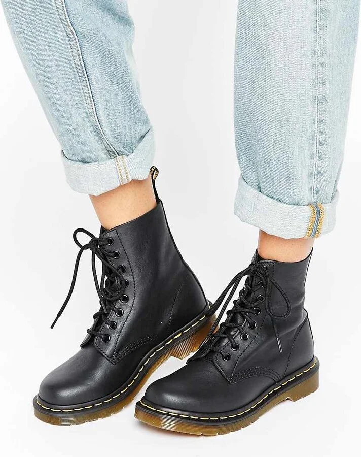 Dr Martens 1460 Pascal 8 eye boots in black