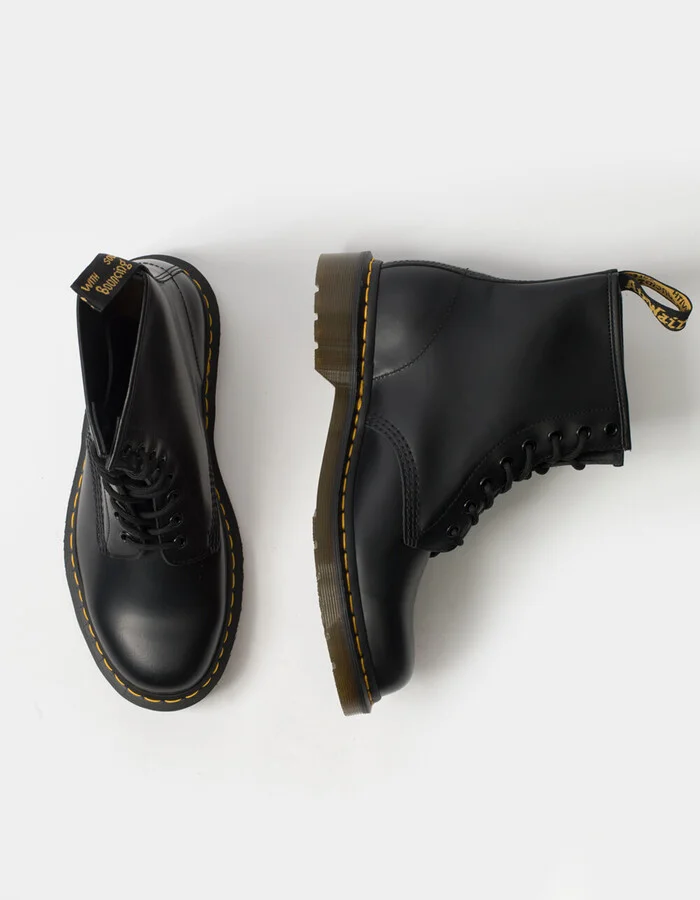 DR. MARTENS 1460 Smooth Leather Mens Boots - Image 5