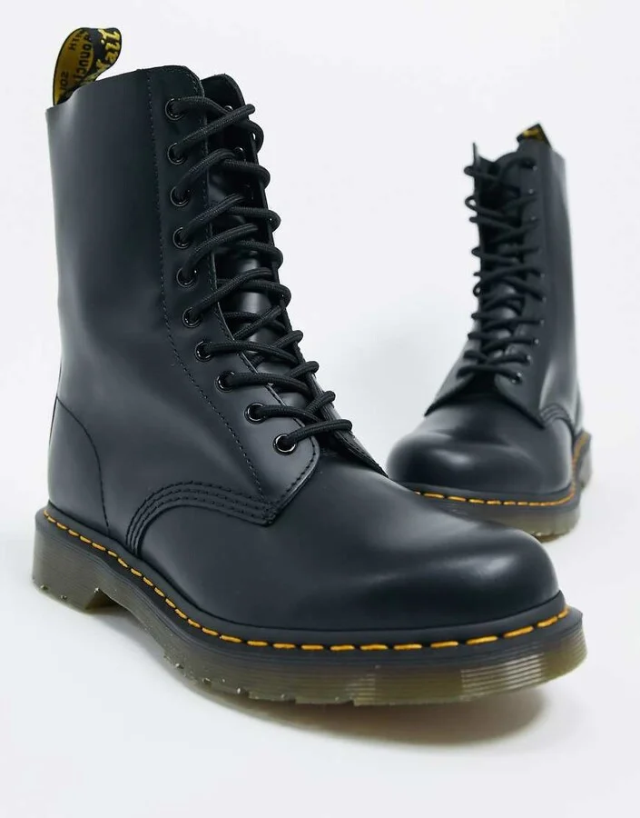 Dr Martens 1490 10-eye boots in black - Image 4