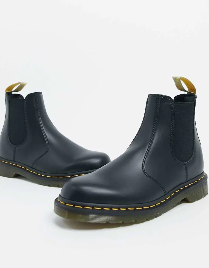 Dr Martens 2976 vegan Chelsea boots in black - Image 4