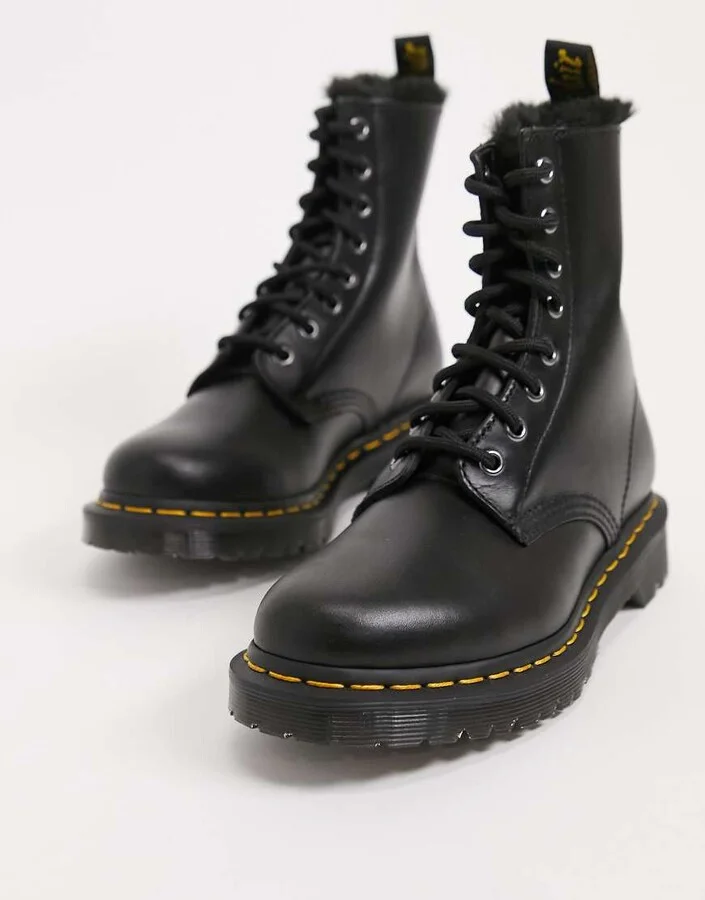 Dr Martens Atlas 8 eye fluff lined boots in black