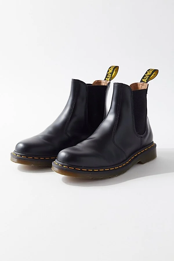 Dr. Martens Women's 2976 Smooth Leather Chelsea Boot in Black - Image 3