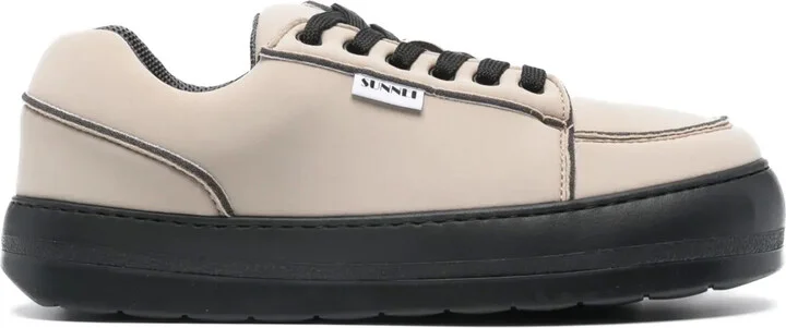 Dreamy lace-up sneakers
