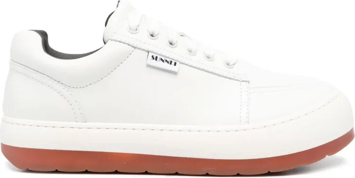 Dreamy lace-up sneakers