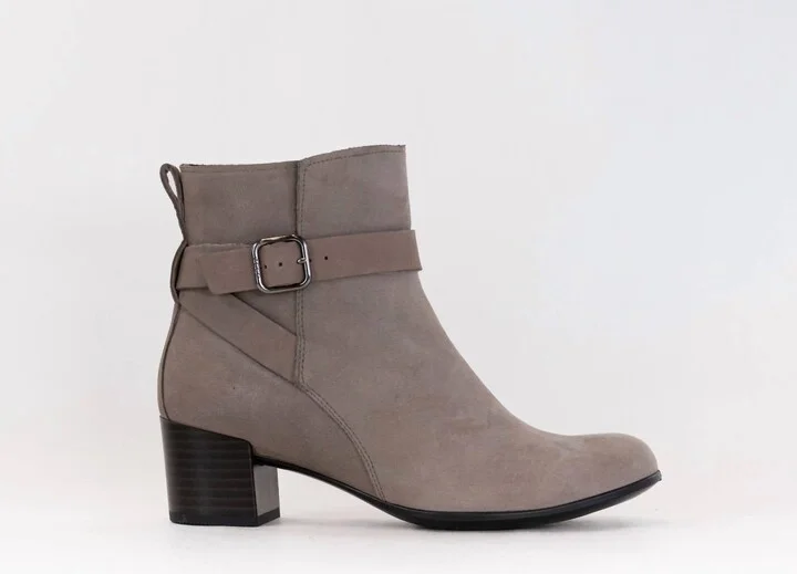 Dress Classic 35Mm Buckle Ankle Boot In Taupe