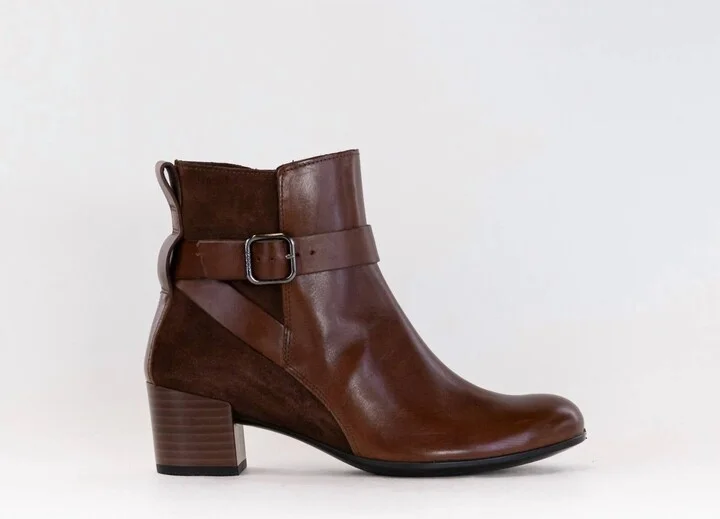 Dress Classic 35Mm Buckle Ankle Boot In Walnut