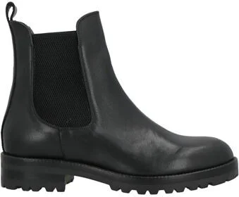 Duccio Del Duca Woman Ankle boots