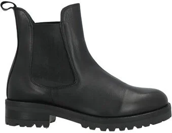 Duccio Del Duca Woman Ankle boots