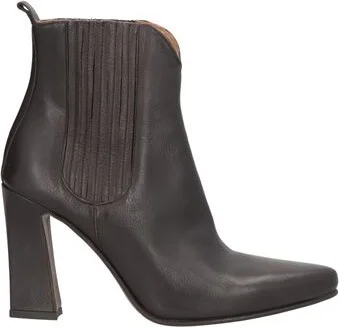 Duccio Del Duca Woman Ankle boots
