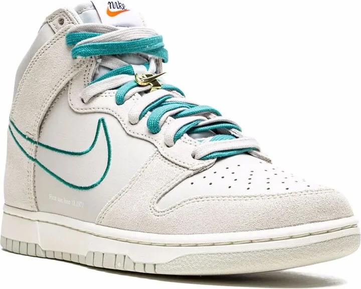 Dunk High SE "First Use - Image 2