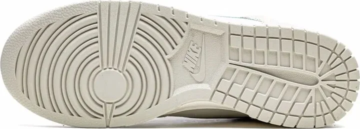 Dunk High SE "First Use - Image 4