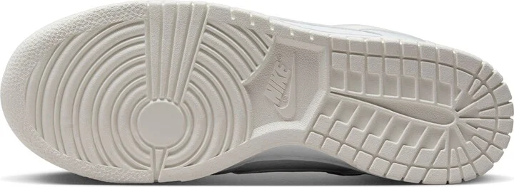Dunk Low Basketball Shoe - Image 4