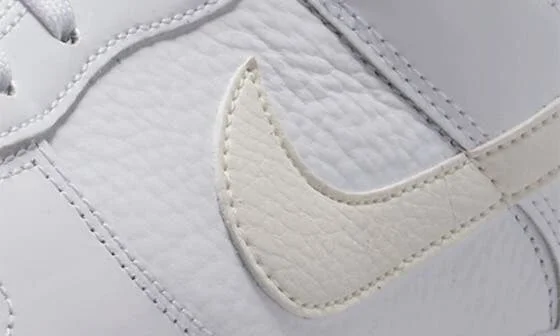 Dunk Low Basketball Shoe - Image 9