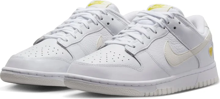 Dunk Low Basketball Shoe