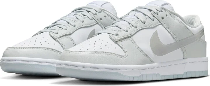 Dunk Low Basketball Sneaker