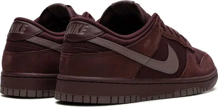 Dunk Low "Burgundy Crush" sneakers - Image 3