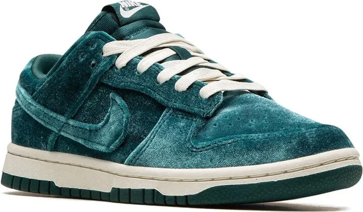 Dunk Low "Green Velvet" sneakers - Image 2