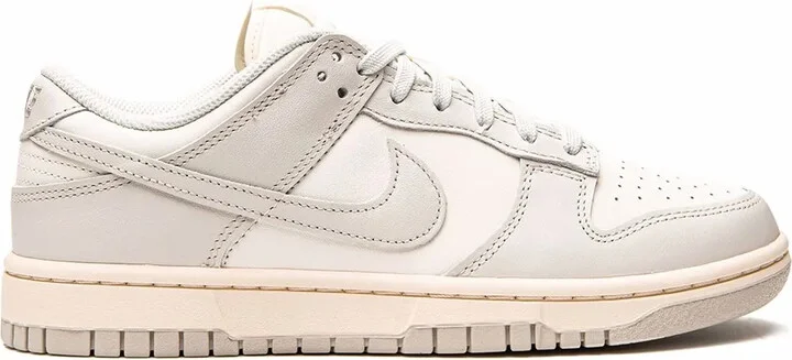 Dunk Low "Light Bone" sneakers