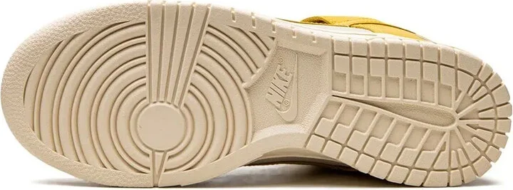 Dunk Low LX "Banana" sneakers - Image 4