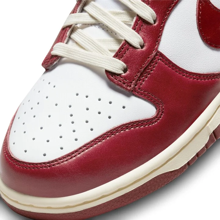 Dunk Low Premium Sneaker - Image 7