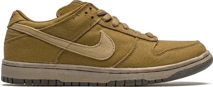 Dunk Low Pro SB sneakers