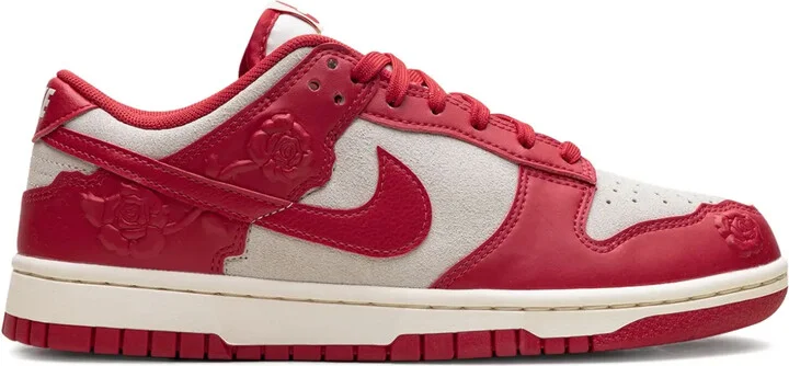 Dunk Low "Red Roses" sneakers