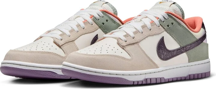 Dunk Low Retro SE Basketball Sneaker