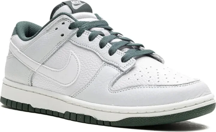 Dunk Low Retro SE "Vintage Green" sneakers - Image 2