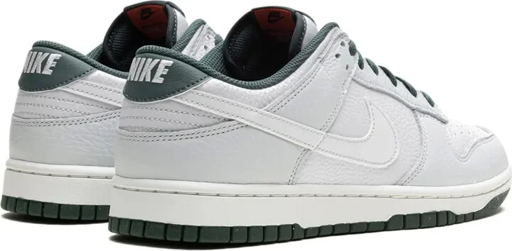 Dunk Low Retro SE "Vintage Green" sneakers - Image 3