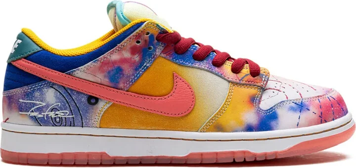 Dunk Low SB "Friends & Family