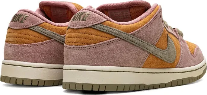 Dunk Low SB "Red Stardust" sneakers - Image 3